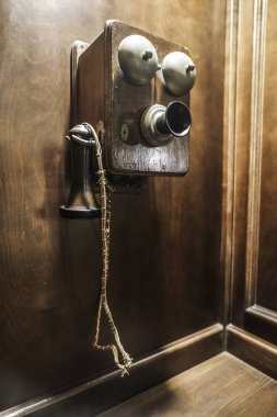 Antika Telefon, Çok Eski Kullanılmış Vintage Telefon 1910 -1920'lerden itibaren.