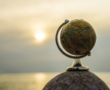 deniz kopya uzay arka plan, dünya çevre günü, merhaba yaz sezonu kavramı gün batımı ile küresel yakın 