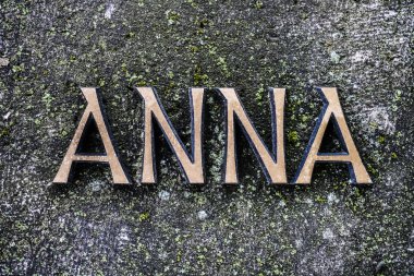 Anna - taş arka plan üzerinde altın harflerle popüler kız adı. Anna ortak kadın adı.