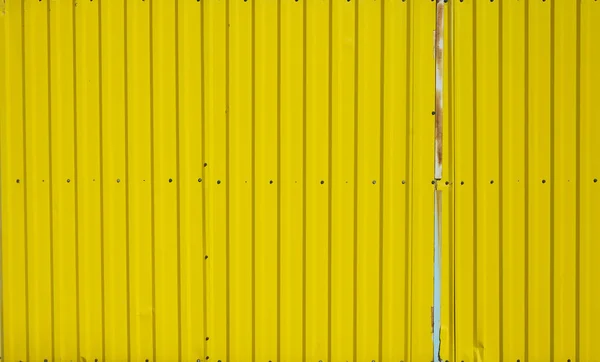 Σιδερένια Πύλη Παλιό Κίτρινο Χρώμα Ψευδαργύρου Υφή Φόντο Του Κίτρινου — Φωτογραφία Αρχείου