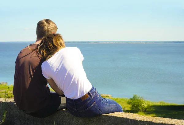 Young Couple Love Roof Brdge Back Rear View Man Woman — Stock Photo, Image