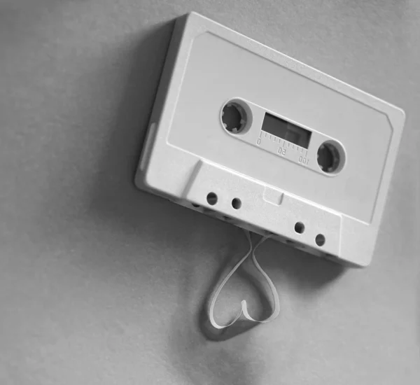 Tape Die Uit Cassette Komt Een Hart Vorm Vormen Vintage — Stockfoto