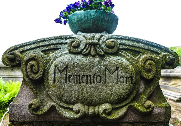 Inscripción Memento Mori Imagen Una Tumba Cementerio Memento Mori — Foto de Stock