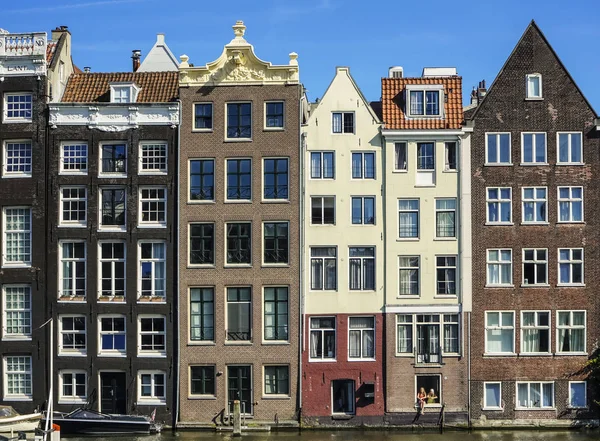 Klassiska Amsterdamhus Bygga Tall Men Smala Nederländerna Amsterdam Stadens Centrum — Stockfoto