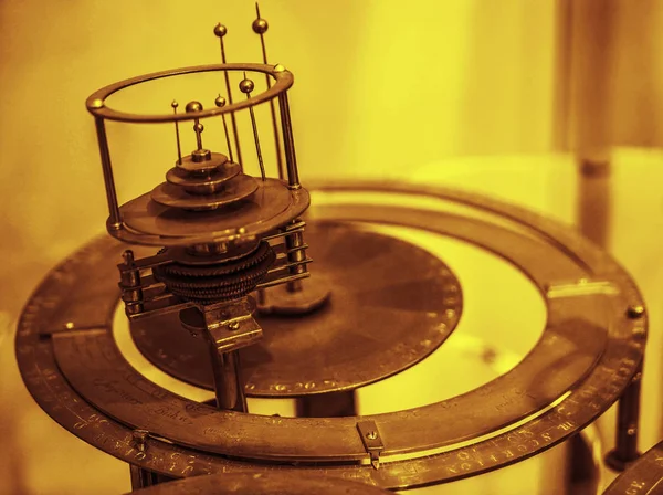 Gammal Vintage Modell Solsystemet Mässing Astrolabe — Stockfoto