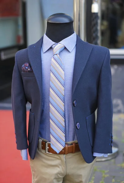 Closeup Mannequina Modrým Oblekem Kravatou Zobrazenou Intro Oděvnictví — Stock fotografie