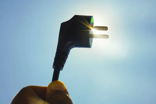 Символічна Тема Сонячної Енергії Показує Сонце Небо Людською Рукою Тримає — стокове фото