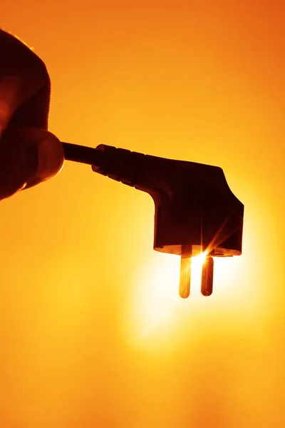 Symbolische Zonne Energie Thema Toont Zon Hemel Met Menselijke Hand — Stockfoto