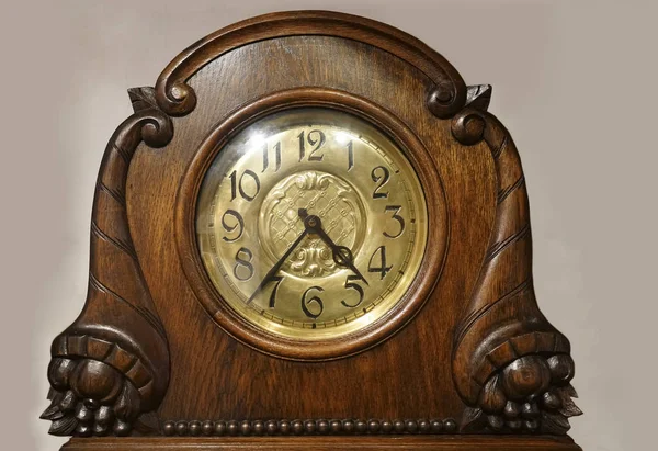 Gros Plan Face Horloge Sur Une Horloge Antique Avec Chiffres — Photo