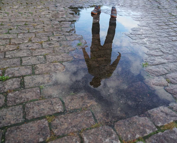 Reflection Man Standing Puddle — ストック写真