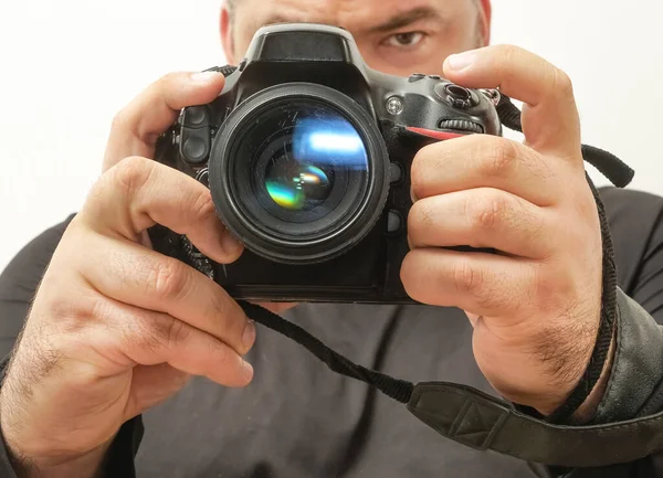 Fotógrafo Tirar Uma Foto Com Sua Câmera Reflexo Lente Digital — Fotografia de Stock