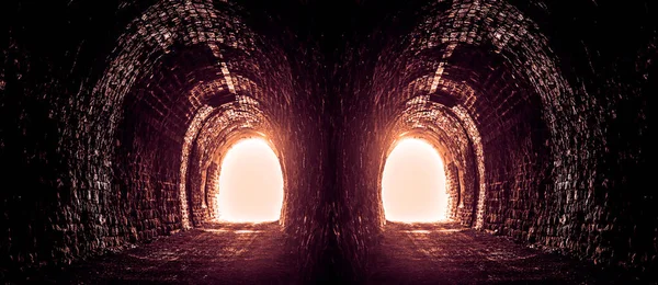 Två Gamla Våta Underjordiska Stentunnlar Halloween Platser — Stockfoto