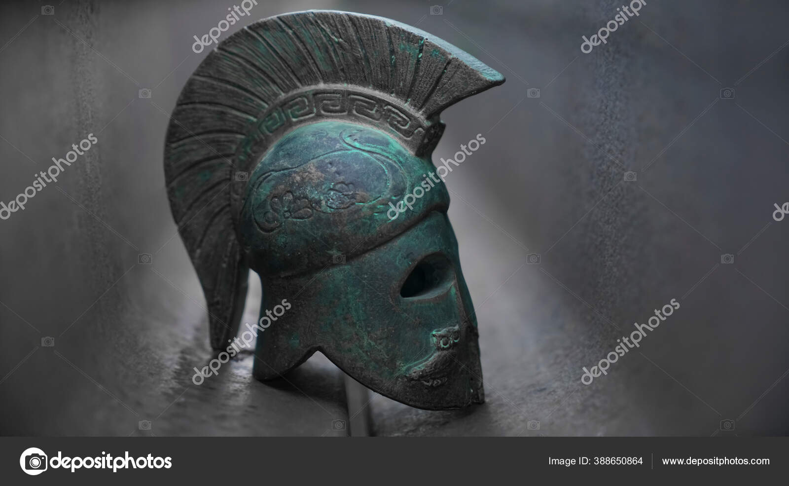 古希腊战士的头盔罗马军团A ——图库图片© borjomi88 #388650864, image size:1600x985