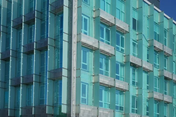 Абстрактный Фрагмент Современной Архитектуры Стены Стекла Бетона Современное Синее Зеленое — стоковое фото