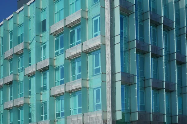 Абстрактный Фрагмент Современной Архитектуры Стены Стекла Бетона Современное Синее Зеленое — стоковое фото