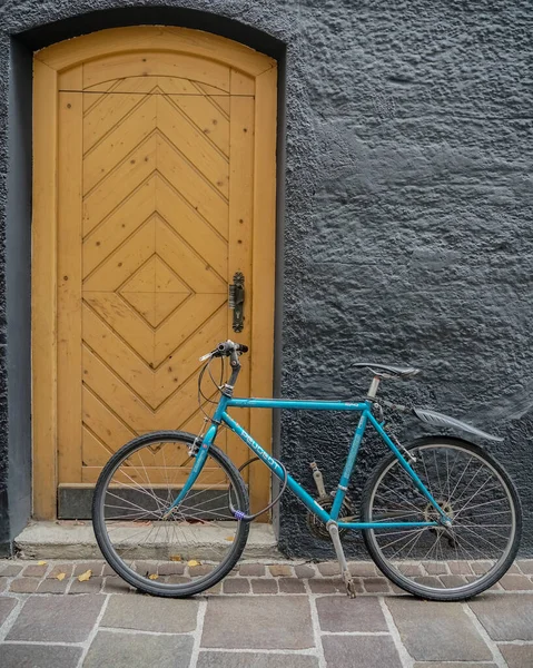 Innsbruck Austria Diciembre 2019 Hermoso Soporte Bicicleta Azul Estilo Moderno —  Fotos de Stock