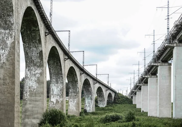 Παλιό Ιστορικό Viaduct Γηραιά Τοξωτή Γέφυρα Παλαιός Σιδηροδρομικός Άξονας Viaduct — Φωτογραφία Αρχείου