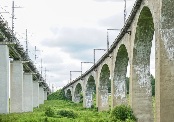 Viaduct 다리입니다 고가교 — 스톡 사진