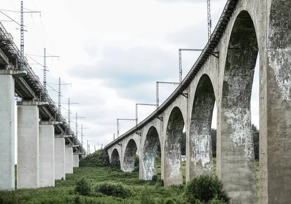 Παλιό Ιστορικό Viaduct Γηραιά Τοξωτή Γέφυρα Παλαιός Σιδηροδρομικός Άξονας Viaduct — Φωτογραφία Αρχείου