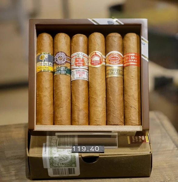 Habana Cuba March 2019 Cigars Box Showcase Коробка Открытых Кубинских — стоковое фото