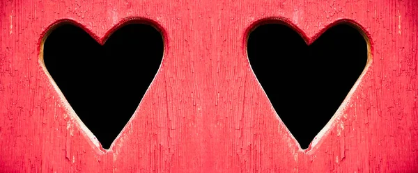 Puerta Madera Roja Con Dos Corazones Negros Corazones Tallados Una — Foto de Stock