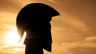 Antik Yunan savaşçısı miğferi. 