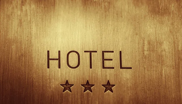 Hotel Bord Met Drie Sterren Metalen Plaat Naast Ingang Deur — Stockfoto
