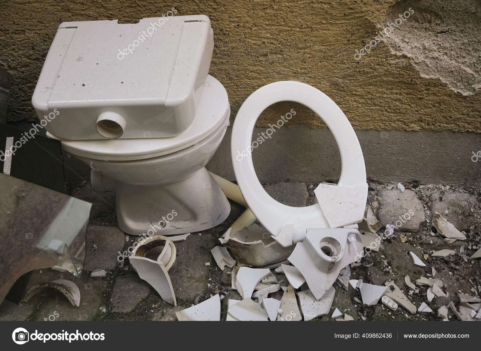 Broken Toilet Discarded Outdoor Trash Street Toilet Trash Can Longer