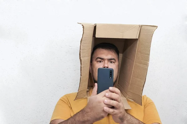 Serious Man Box Instead His Head Photographer Taking Photo Mobile — Stock Photo, Image