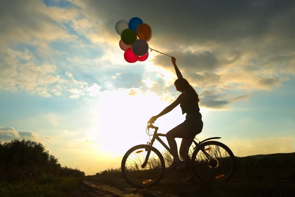 Chica Joven Vestido Sexy Montar Bicicleta Volar Globos Aire —  Fotos de Stock