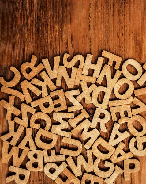 Letras Del Alfabeto Madera Aisladas Sobre Fondo Madera Muchas Cartas —  Fotos de Stock