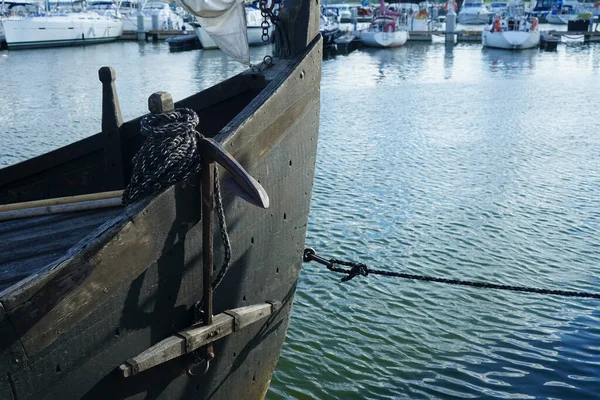 Imagem Close Uma Âncora Barco Vela — Fotografia de Stock