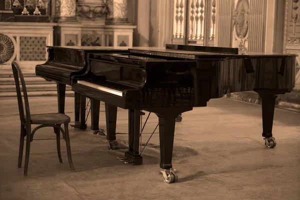 Piano Queue Intérieur Noir Blanc — Photo