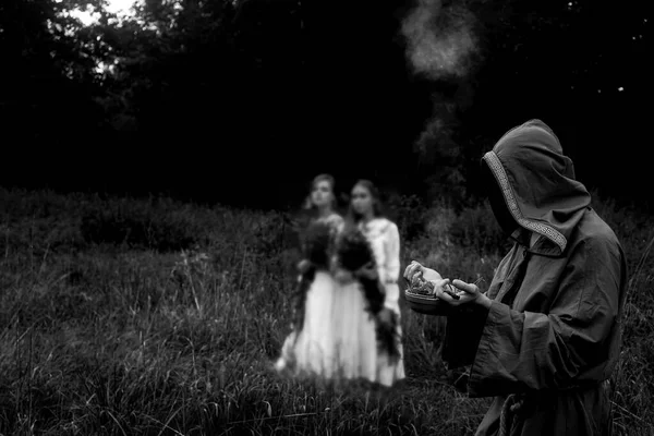 Shaman Censer Inflates Incense Man Wear Green Shroud Evening Forest — Stock Photo, Image