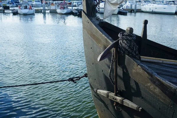 Imagem Close Uma Âncora Barco Vela — Fotografia de Stock