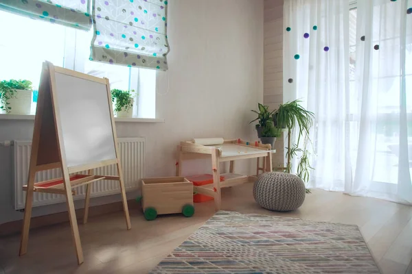 Sala Jardín Infancia Con Taburete Mesa Para Pintar Habitación Muebles — Foto de Stock