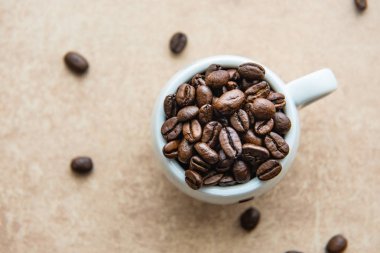 Kahve dolu kahve çekirdeği.