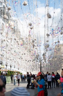 Moskova - Ağustos 2019. Şehrin bir caddesi. Arbat