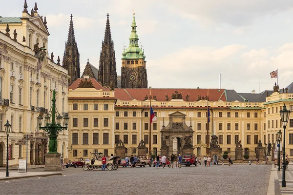 Prague, Czech Republic - June 07, 2018: Hradcany square, Prague — Stock Photo, Image