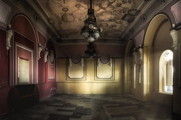 Intérieur Casino Abandonné Lumière Soleil Brille Travers Les Fenêtres Éclaire — Photo