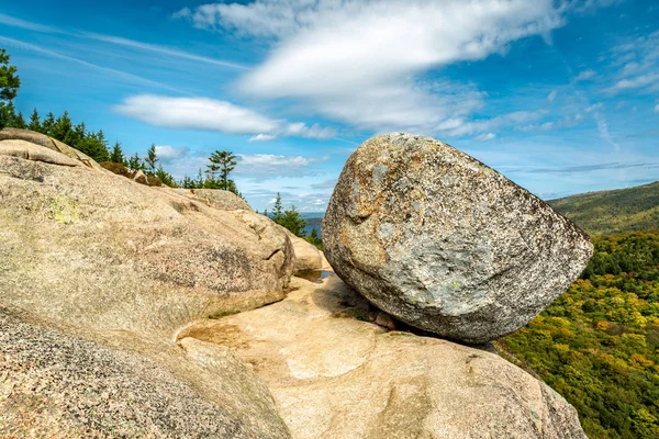 Bubble Rock no Parque Nacional de Acadia — Fotografia de Stock