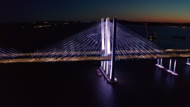 Drone nagrania nowych Tappan Zee bridge, nocą — Wideo stockowe