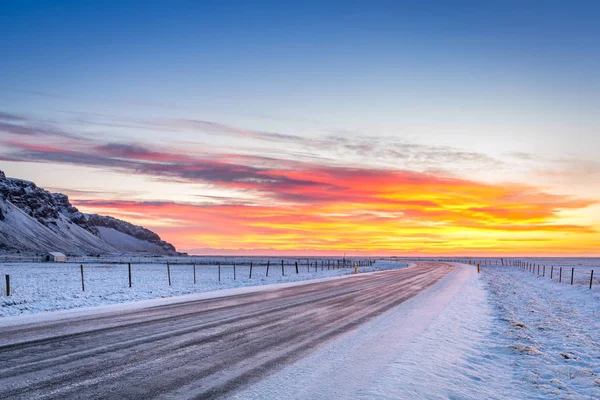 Musim dingin terbit di Hringvegur di Islandia — Stok Foto