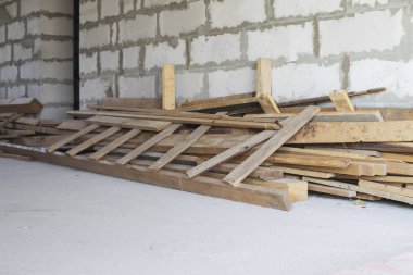 House blokları inşa edilmiştir. İnşaat alanı