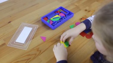 Okul öncesi geometrik şekillerle fırsatlar