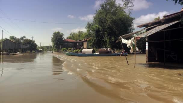 홍수에서 거리의 — 비디오