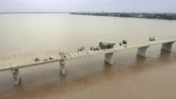 Vue Aérienne Statique Montre Chantier Construction Pont Pour Finaliser Les — Video