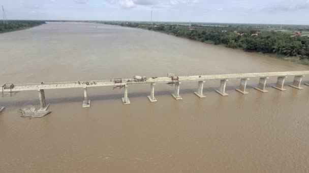 Vista Estática Aérea Muestra Sitio Construcción Del Puente Para Finalizar — Vídeos de Stock