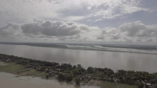 Drohnenaufnahmen Aus Der Luft Überschwemmungen Trafen Häuser Mit Steigendem Wasser — Stockvideo