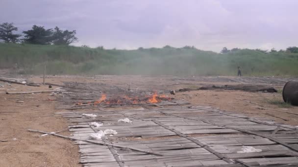 Bamboo Flooring Placed Flooded Sand Bank Fire Close — Stock Video